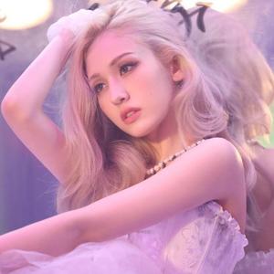 久久精品人成免费
