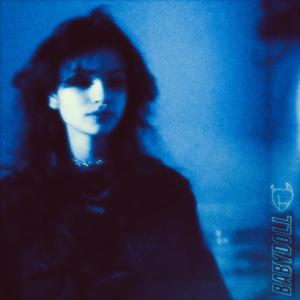 久久精品人成免费
